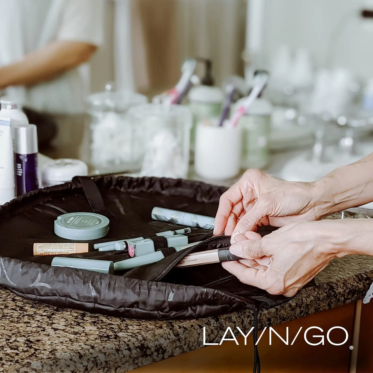 Lay-n-Go Cosmo Drawstring Makeup Bag Organizer, Water-Resistant Cosmetic Pouch for Travel, Stylish & Durable Toiletry Bag, Machine Washable, Large Capacity, 20-Inch, Metallic Gold