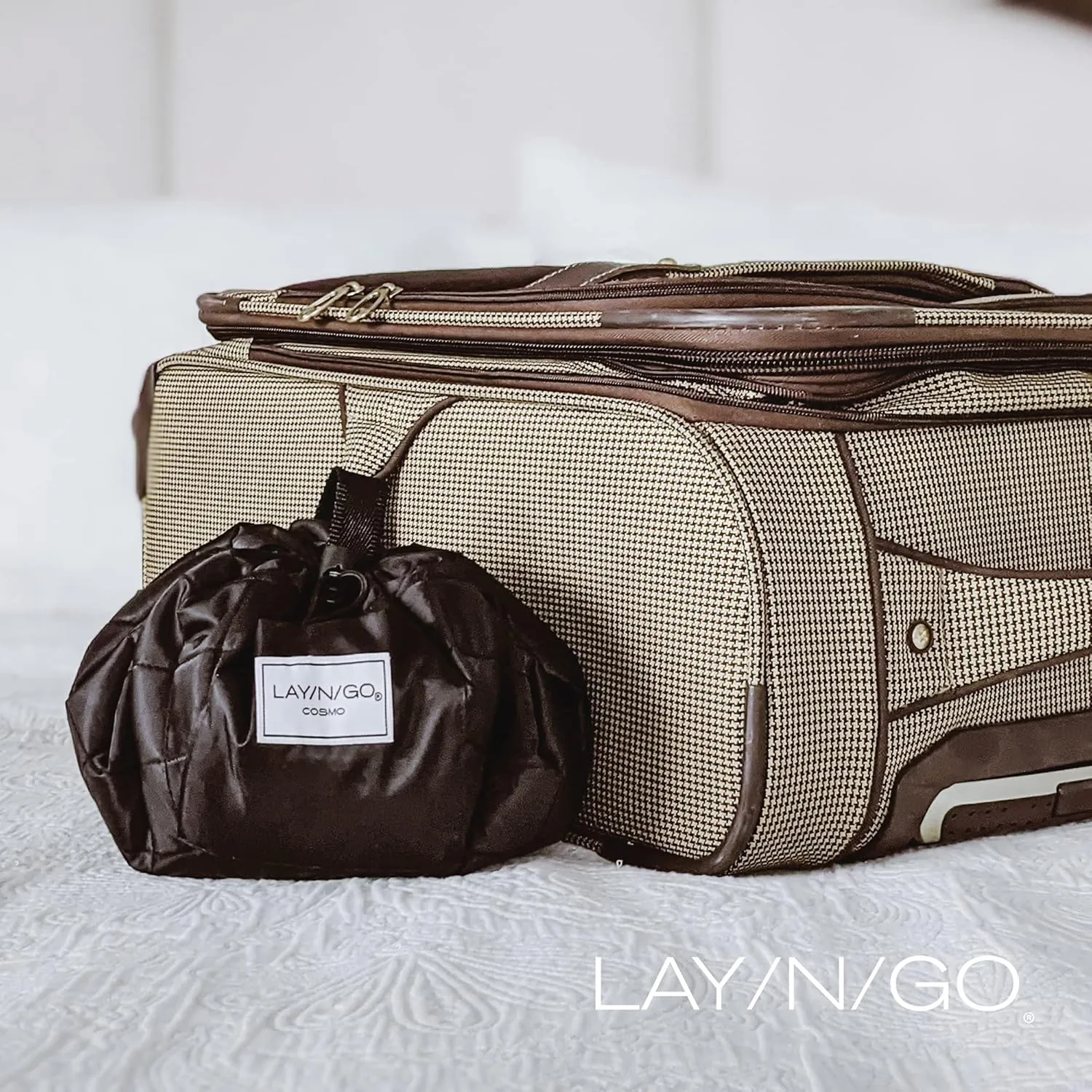 Lay-n-Go Cosmo Drawstring Makeup Bag Organizer, Water-Resistant Cosmetic Pouch for Travel, Stylish & Durable Toiletry Bag, Machine Washable, Large Capacity, 20-Inch, Metallic Gold