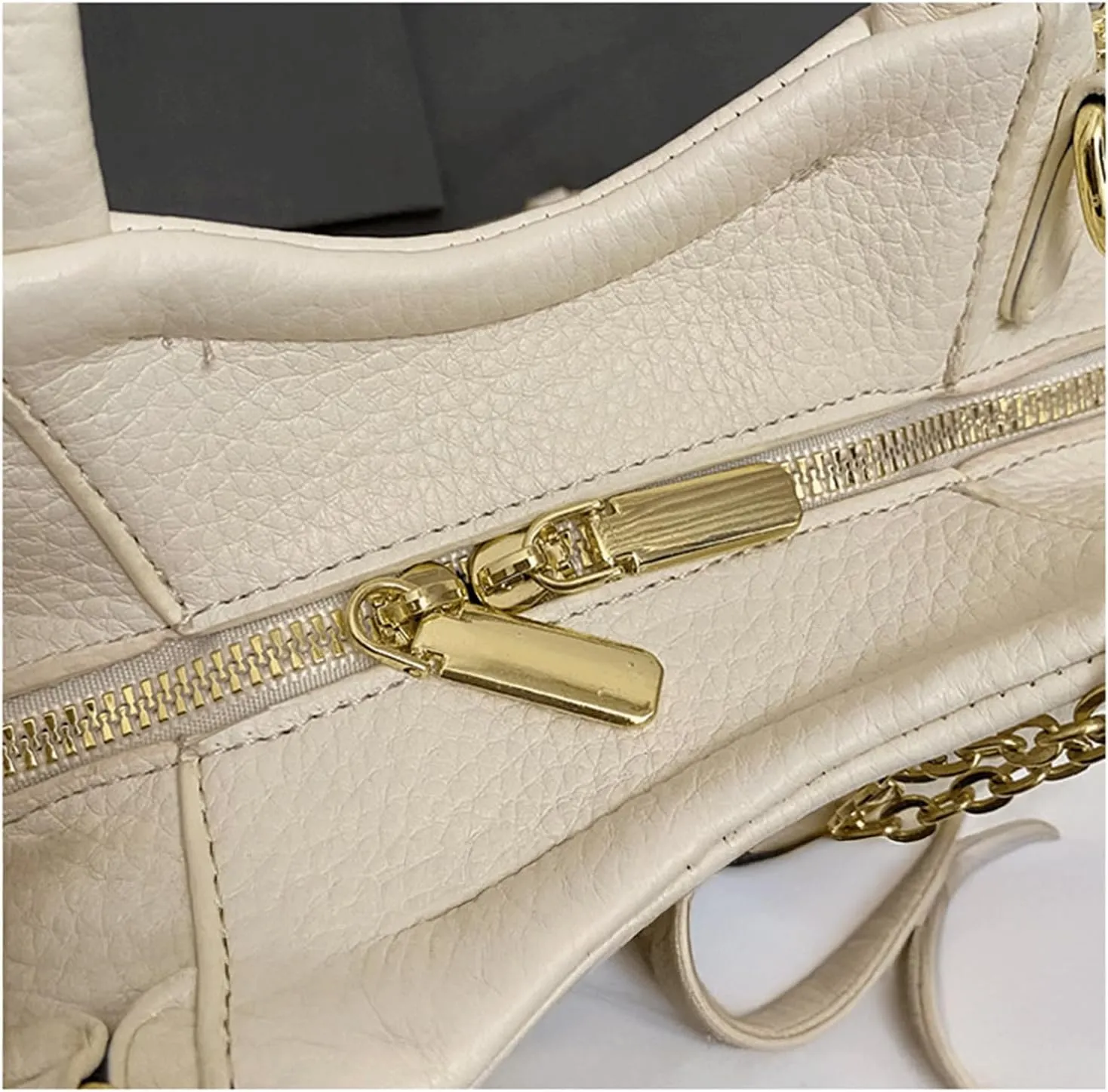 Mini Bucket Bag Vintage Peddled Leather Handbag with Heart Charm Small Bucket Bag Crossbody Purse