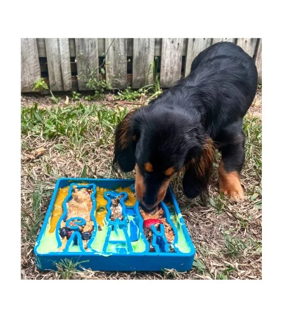 SodaPup Enrichment Feeding Tray For Dogs (Square / Blue Waiting Dogs)