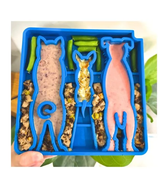 SodaPup Enrichment Feeding Tray For Dogs (Square / Blue Waiting Dogs)